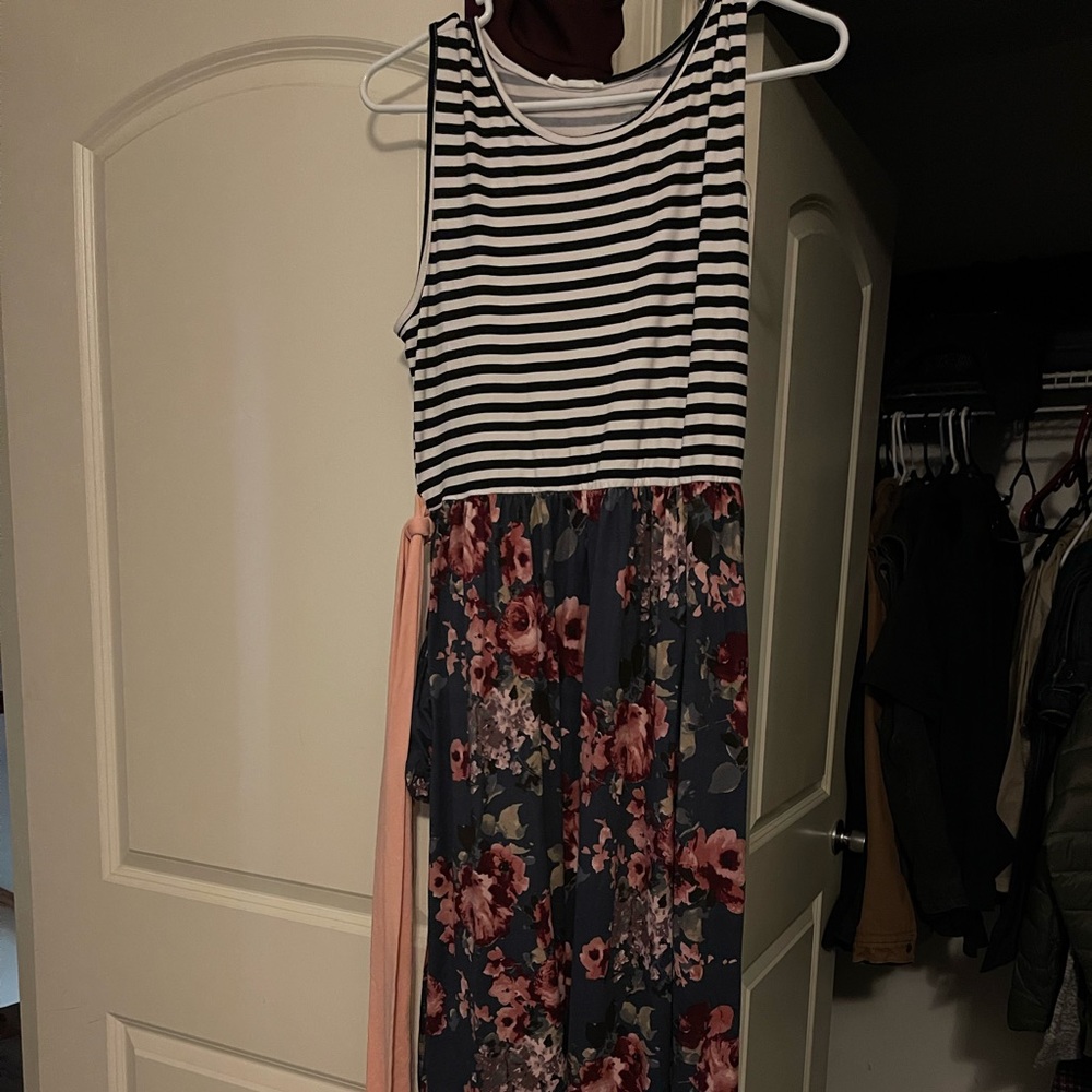 Maternity Dress -size large. Worn once